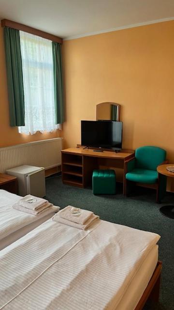 Grandhotel Nový Bor Buitenkant foto