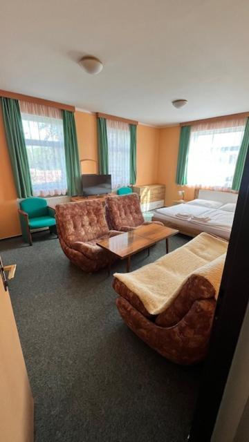 Grandhotel Nový Bor Buitenkant foto