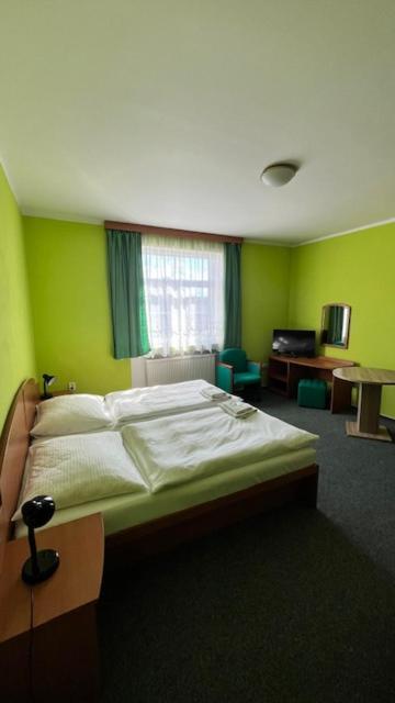 Grandhotel Nový Bor Buitenkant foto