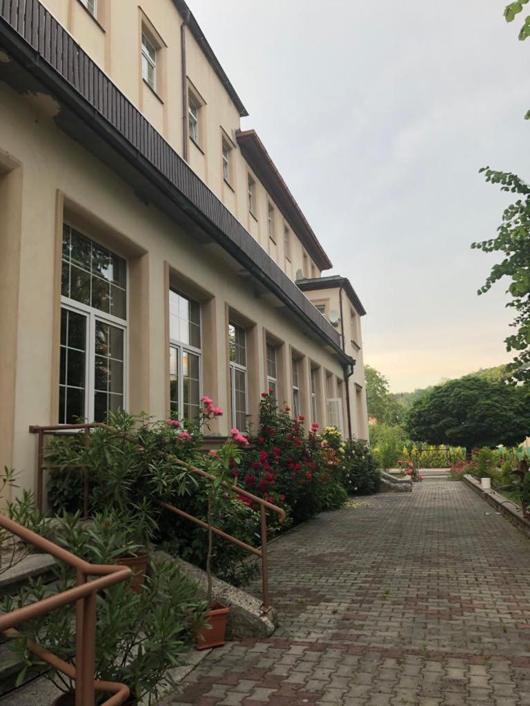 Grandhotel Nový Bor Buitenkant foto