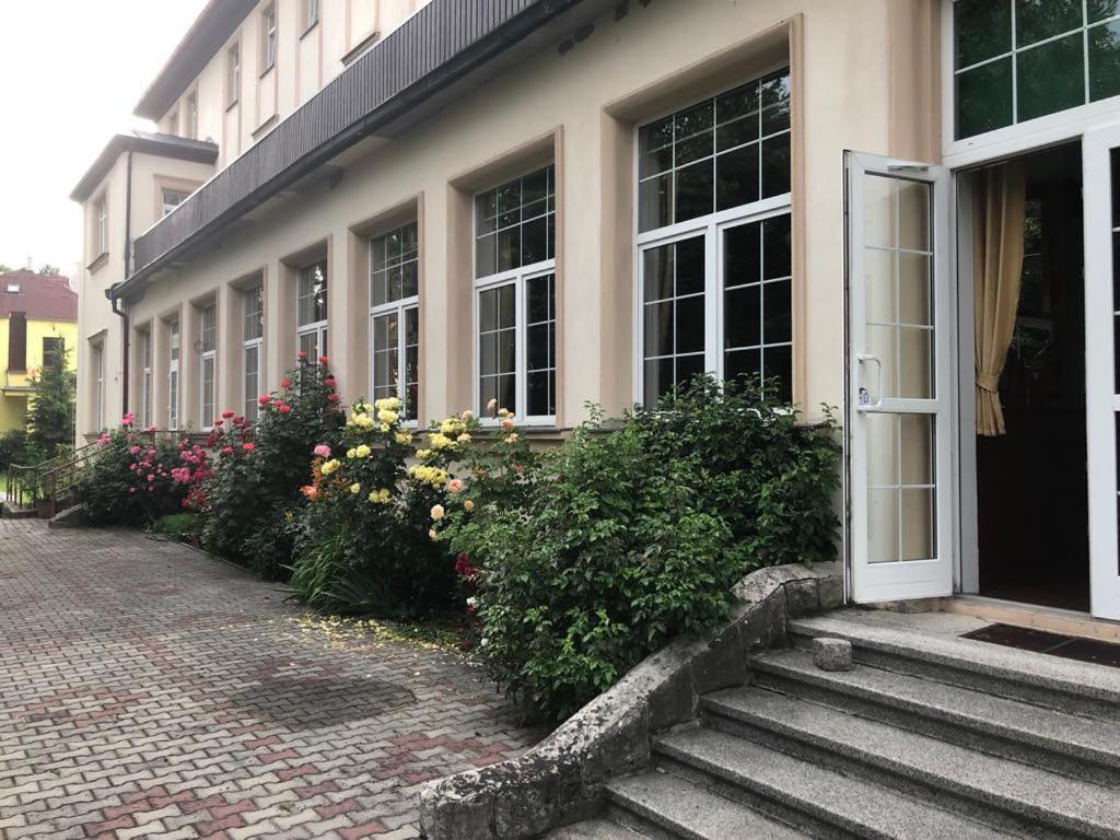 Grandhotel Nový Bor Buitenkant foto